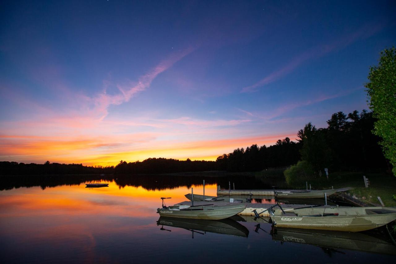 The Rockwell Lake Lodge Luther Екстериор снимка